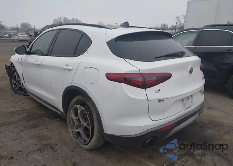 2022 Alfa Romeo Stelvio Ti Awd z USA, uszkodzony, nr VIN ZASPAKBN7N7D33933